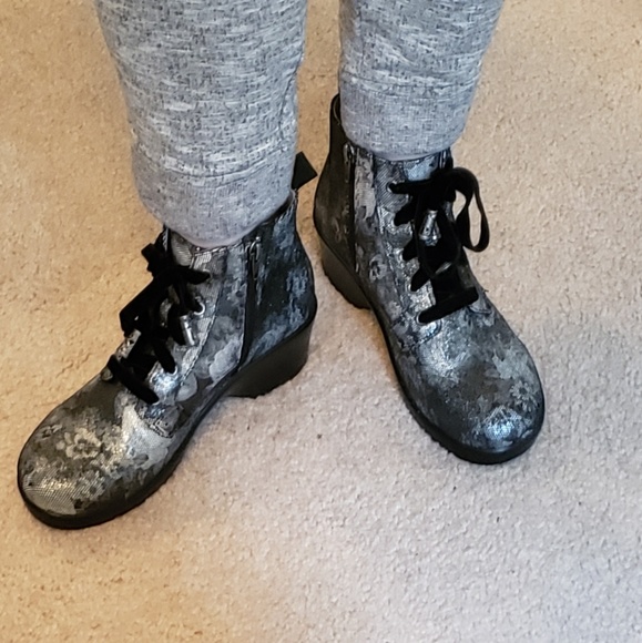 Alegria Shoes - Alegria Eliza Leather Ankle Boot